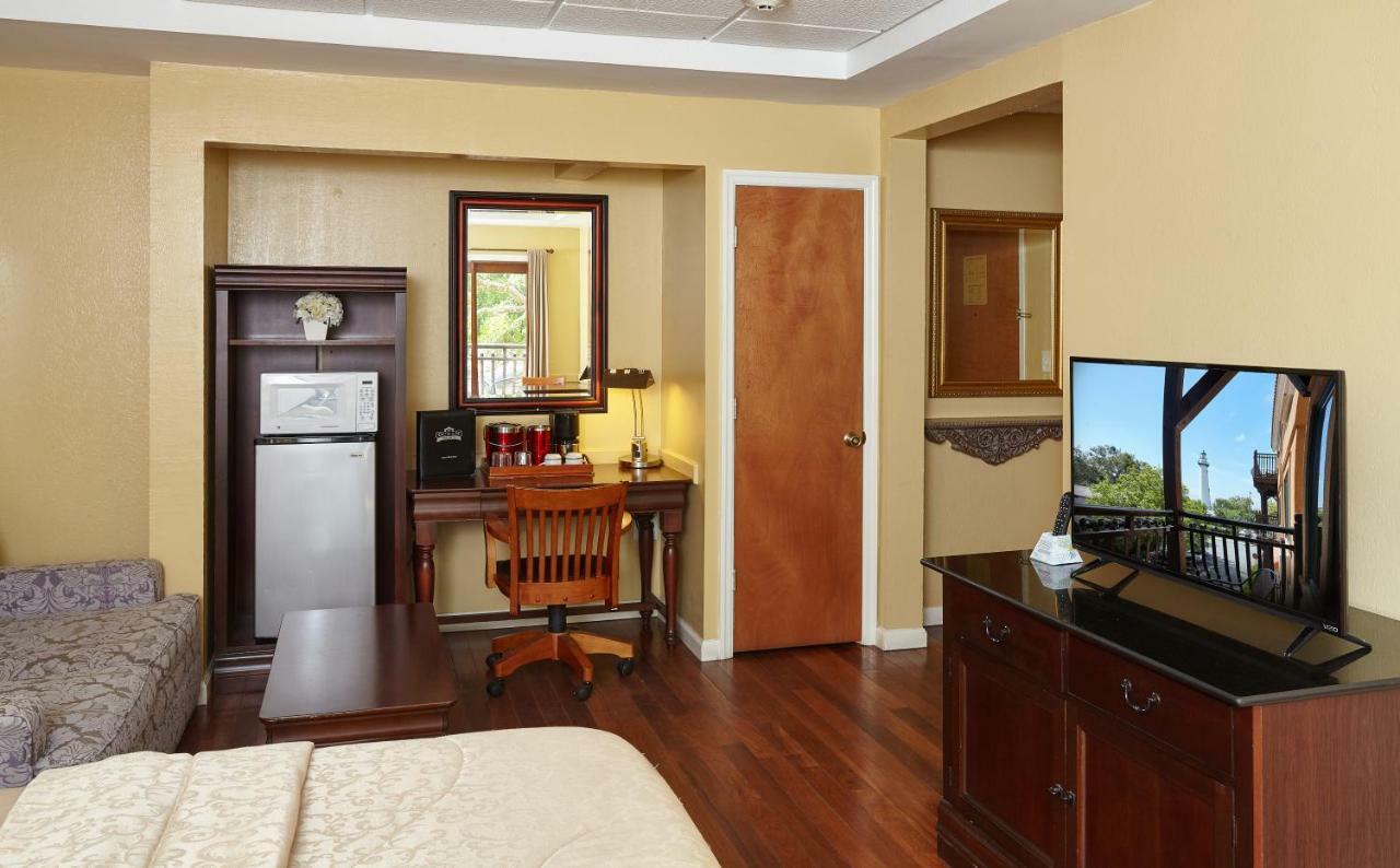 Ocean Inn & Suites St. Simons Island Екстер'єр фото